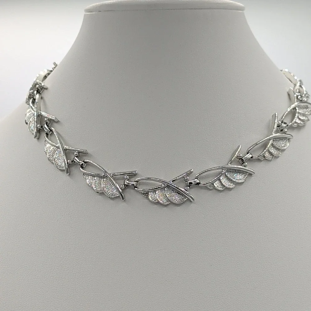 Vintage Silver Toned Textured Leaf Link Choker Necklace Spring Jewelry‎